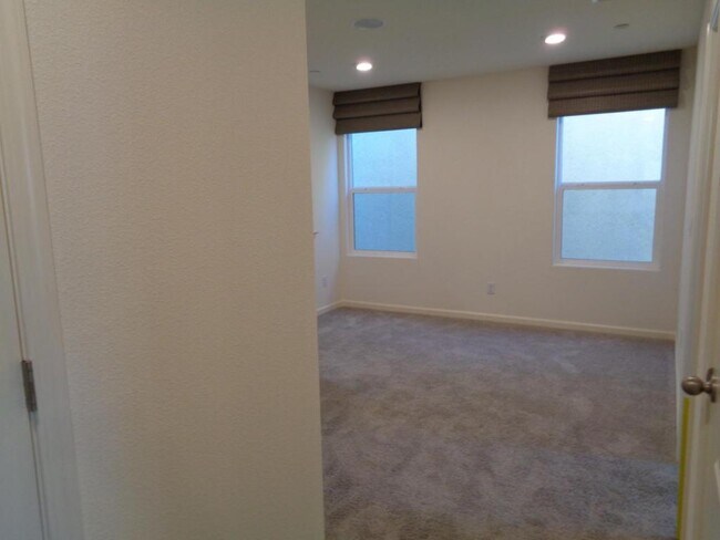 Building Photo - 326 Shafer Ave