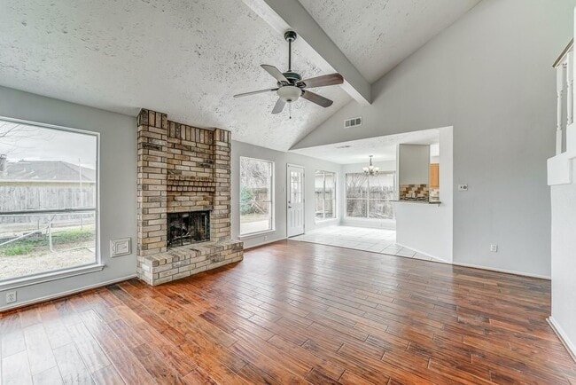 Building Photo - 1916 Woodland Hills Dr