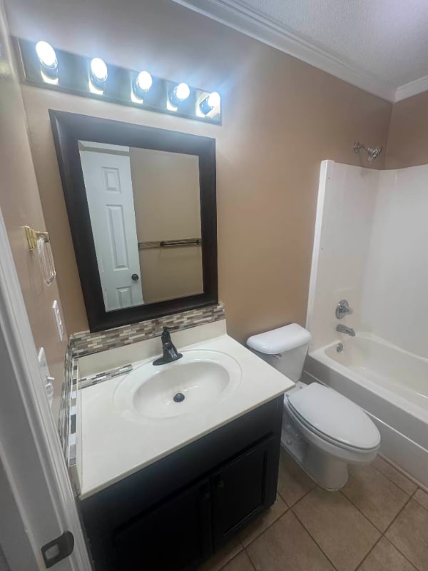 Building Photo - 208 Golden Eagle Dr