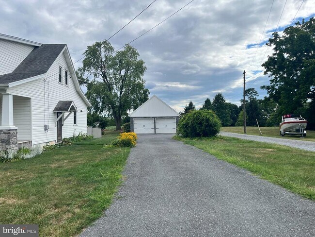 Building Photo - 3870 Coseytown Rd