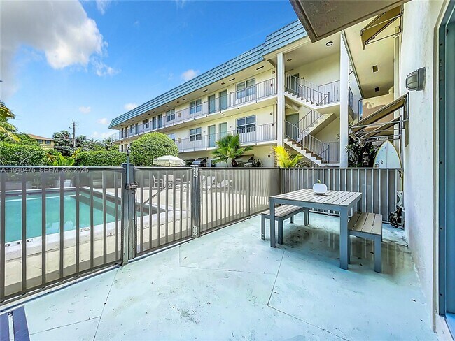 Building Photo - 651 NE 60th St