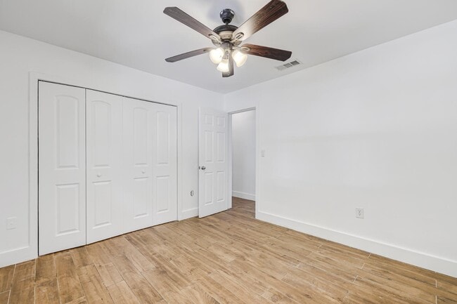Building Photo - 7620 SW 59th Ave
