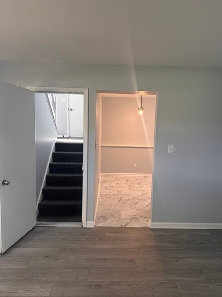 Building Photo - 3950 W 76th Ln