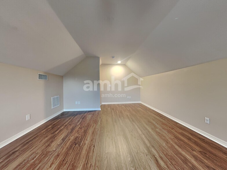 Building Photo - 6648 Thackston Dr