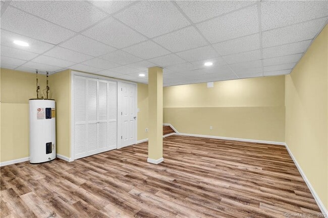 Building Photo - 220 Alder St