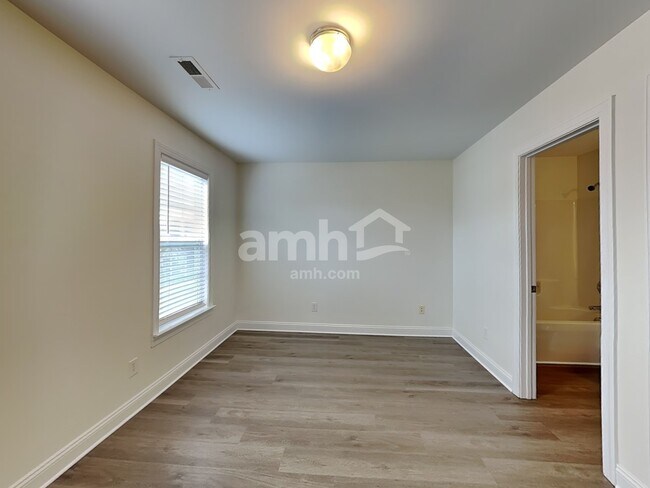 Building Photo - 1013 Triple Crown Dr