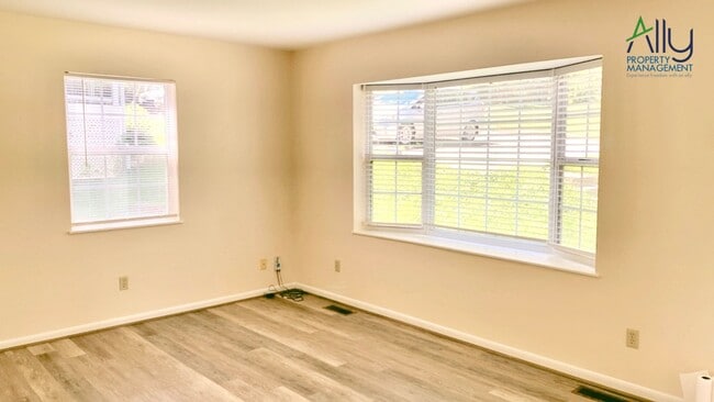 Building Photo - 506 Moseley Dr