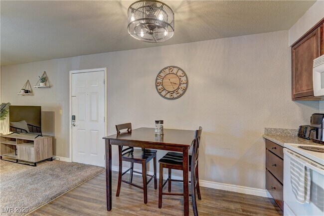 Building Photo - 5097 Indian River Dr