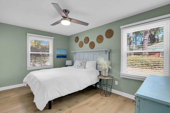 Building Photo - Fully Furnished Home in the Heart of Southside Savannah!