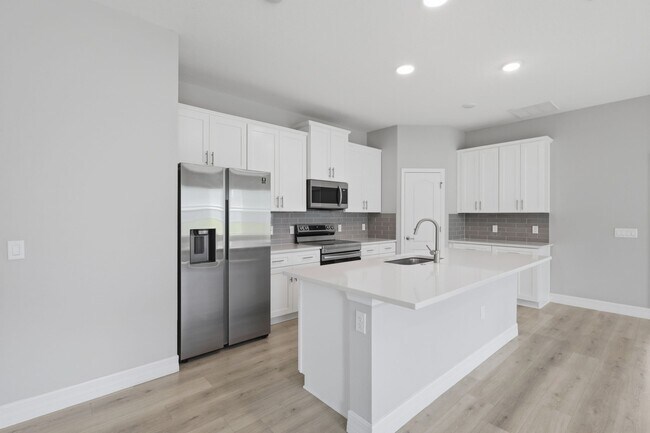 Building Photo - 5574 SW 128th Pl