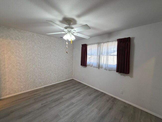 Building Photo - 2,800Sq Foot, 5 Bedroom Single Story Home Available Near Eubank Blvd NE & Copper Ave NE!