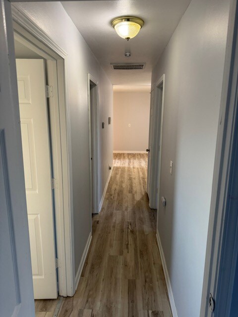 Building Photo - 850 St Bartholomew Dr