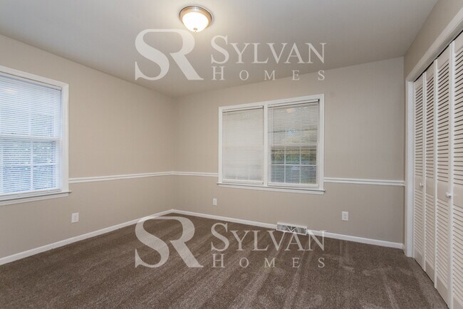 Building Photo - Carve Out a Great Life Here!