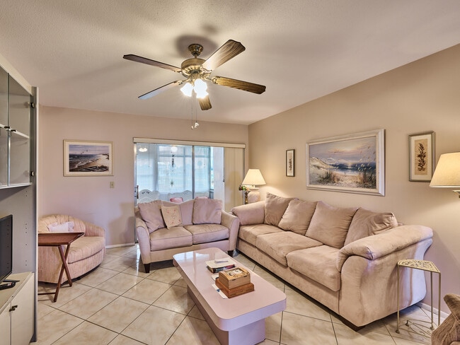 Building Photo - 2804 Crosley Dr E