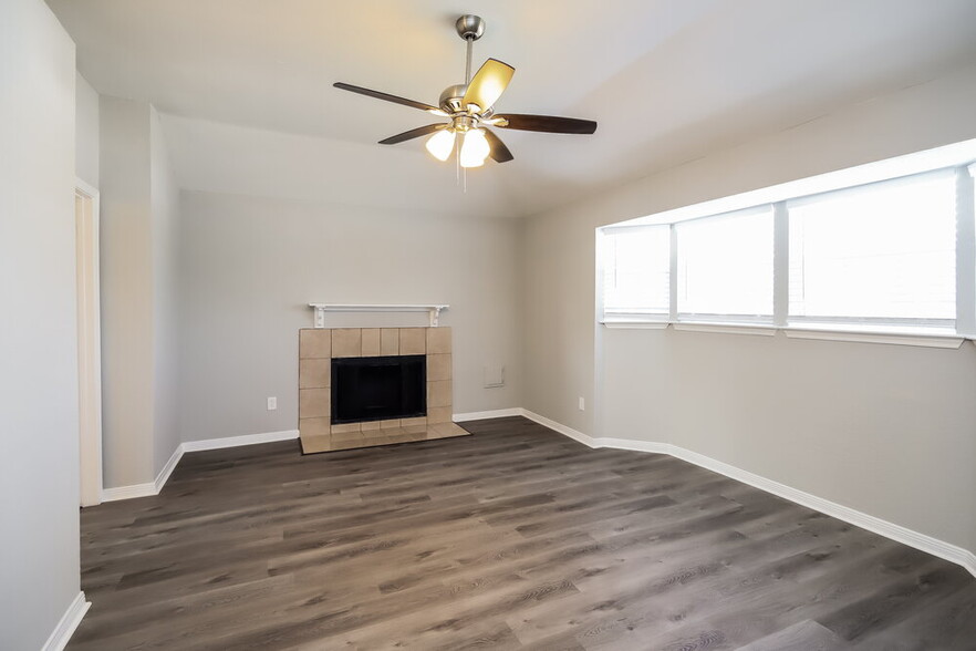 Building Photo - 1710 Whiteback Dr