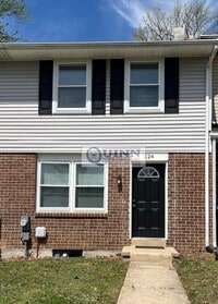 Building Photo - 124 E Village Rd