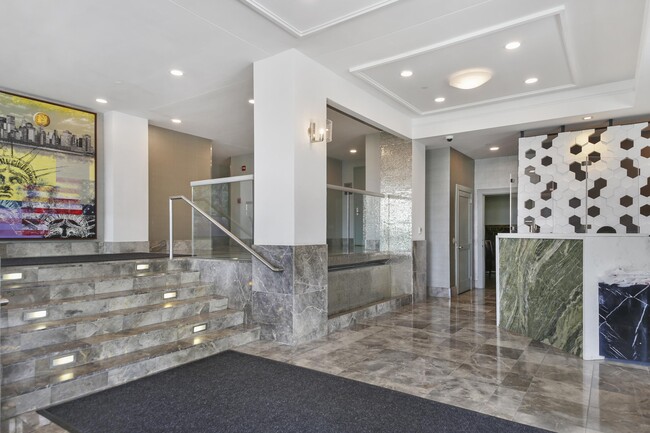 Building Photo - 25 Hudson St