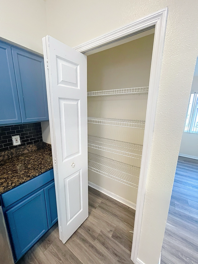 Building Photo - 12820 Longcrest Dr