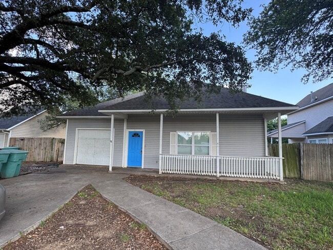 Building Photo - 120 W Park Ave