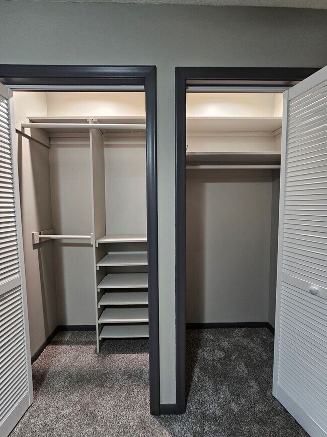 Building Photo - Spacious and Renovated 3 Bedroom Home