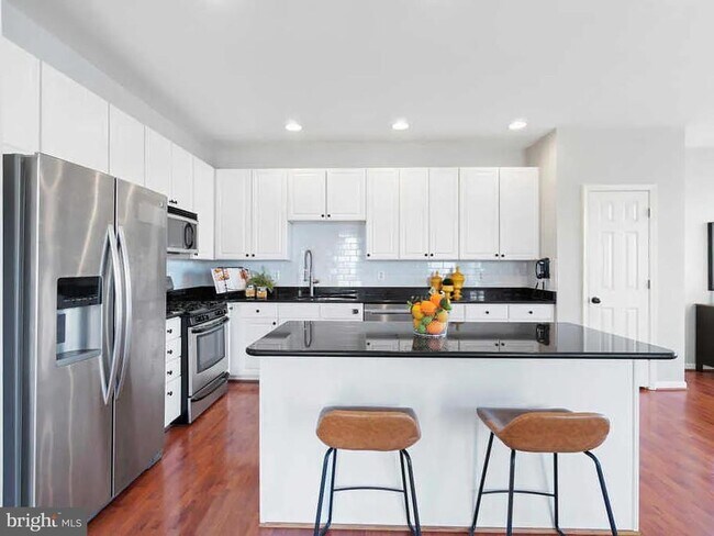 Building Photo - 47326 Sterdley Falls Terrace
