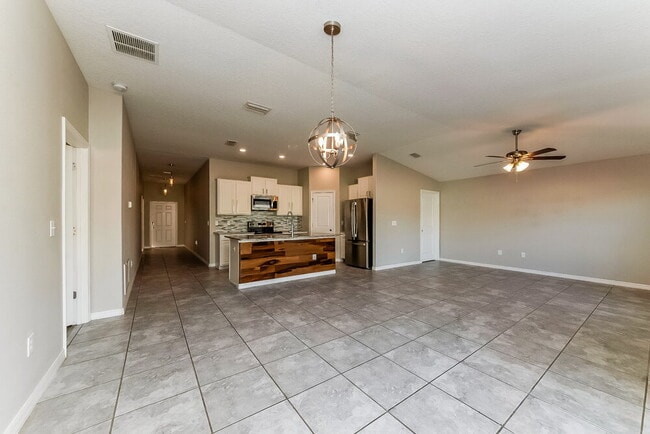 Building Photo - 1516 Climbing Dayflower Dr