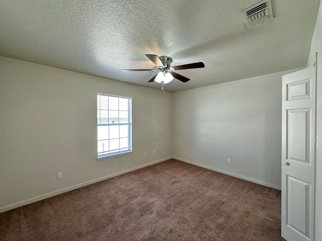 Building Photo - 3803 El Paso Dr