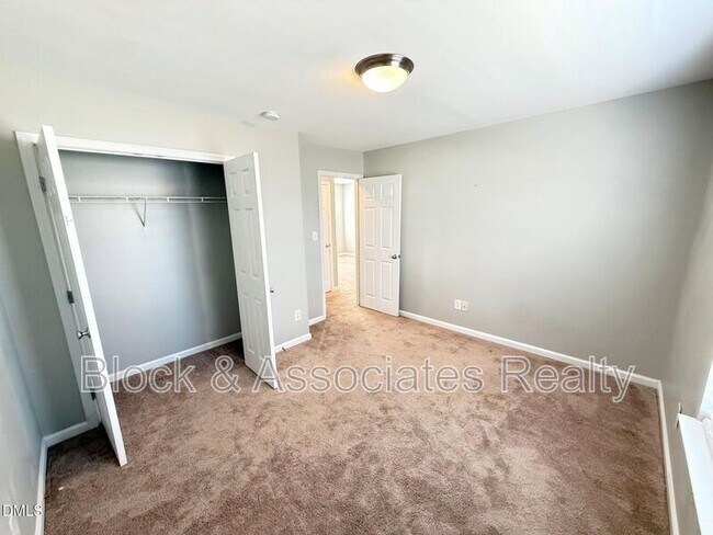 Building Photo - 420 Cline Falls Dr