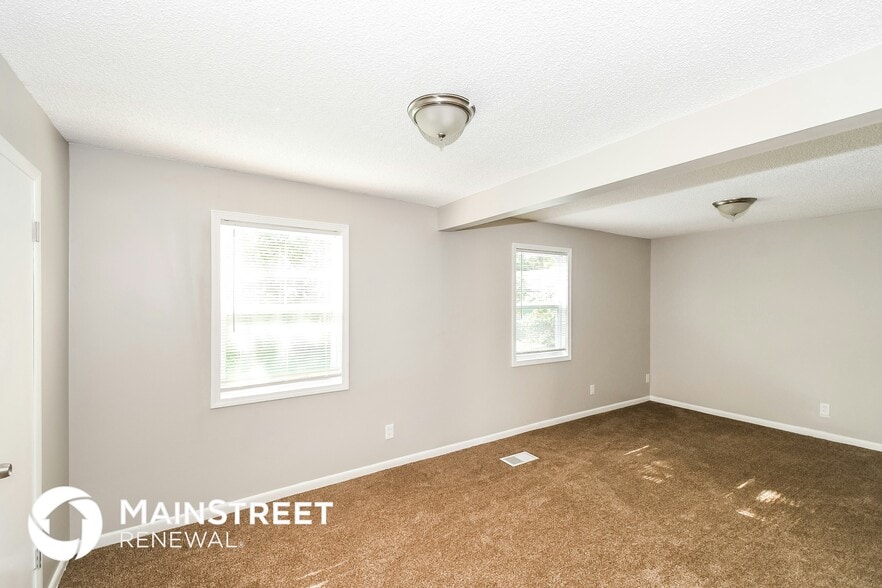 Building Photo - 4650 Buxton St