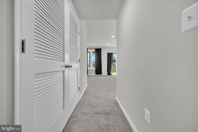 Building Photo - 1106 Overlook Wy