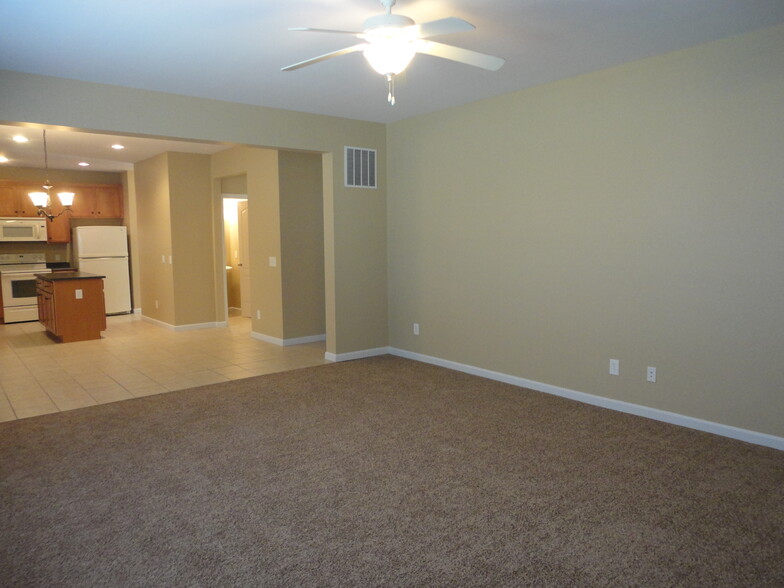 Building Photo - 2544 Softwind Ct