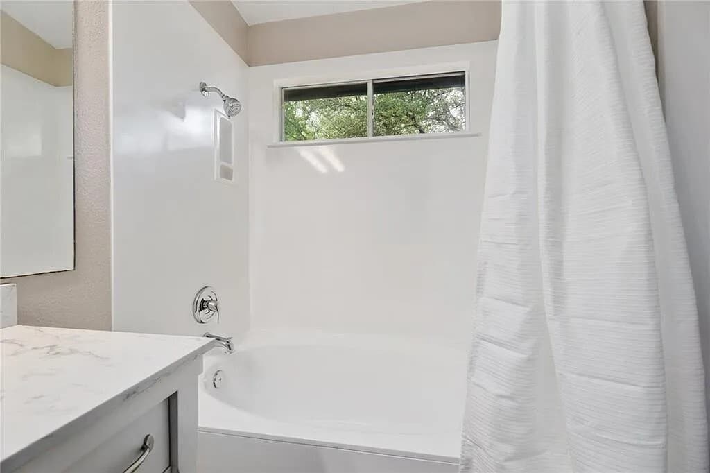 Master Bathroom - 2710 Greenlee Dr