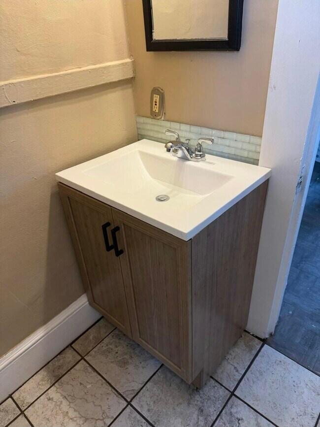 Building Photo - 7007 Fullerton Ave