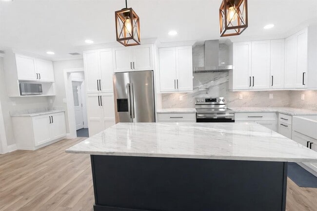 Building Photo - 47 Cypress Dr