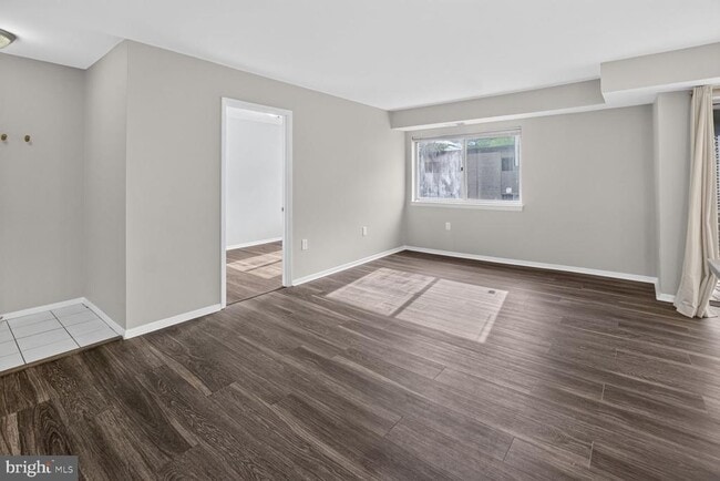 Building Photo - 12207 Braxfield Ct