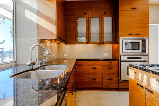 Building Photo - 11671 Boulton Ave