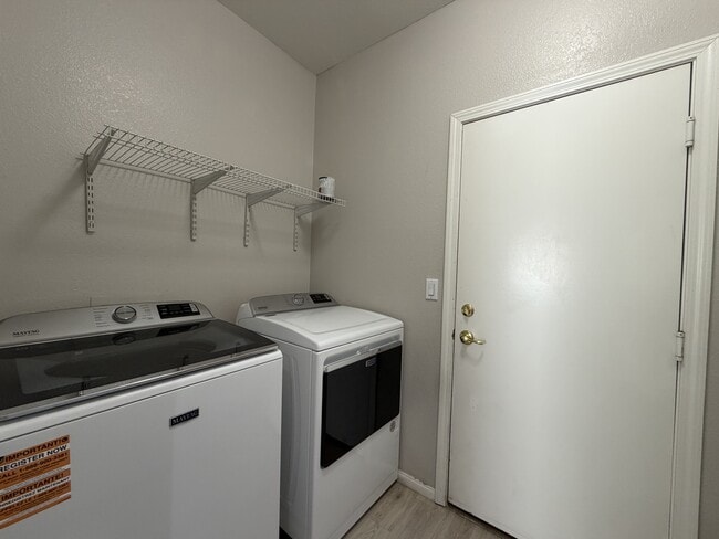 Building Photo - 148 Macoby Run St