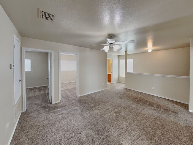 Building Photo - BEAUTIFUL HOME IN BURLESON ISD!