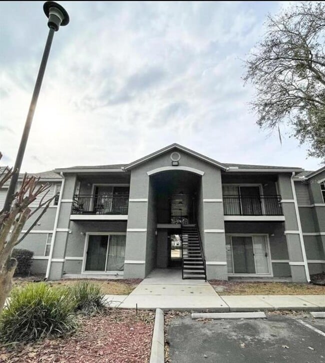 Building Photo - 3705 SW 27th St