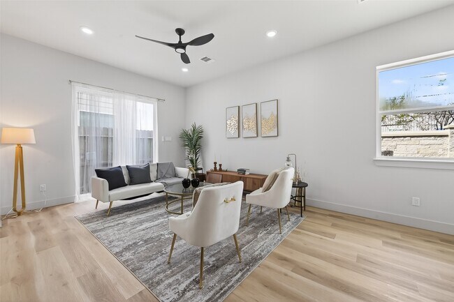 Building Photo - 975 Highland Lgt Ln