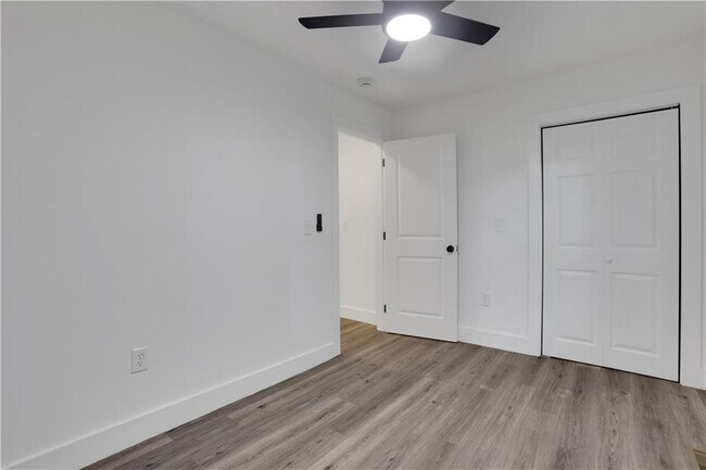 Building Photo - 2466 Old Hapeville Rd SW