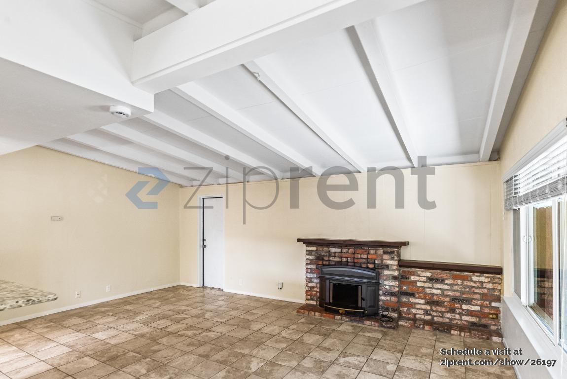 Building Photo - 499 Pebble Dr