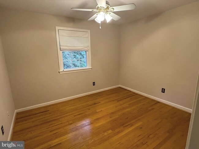 Building Photo - 9253 Bailey Ln