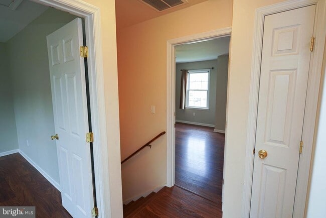 Building Photo - 1331 Aspen Dr