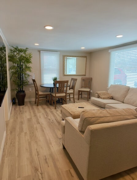 Building Photo - 112 Belle Aire Ave