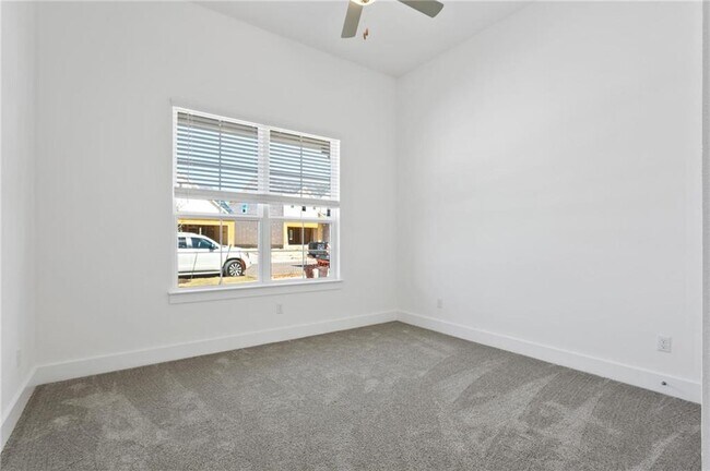 Building Photo - 121 Buckle Cove