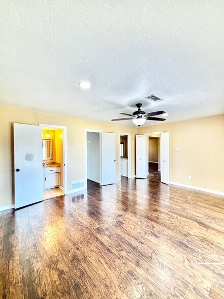Building Photo - 609 Tiffany Trail