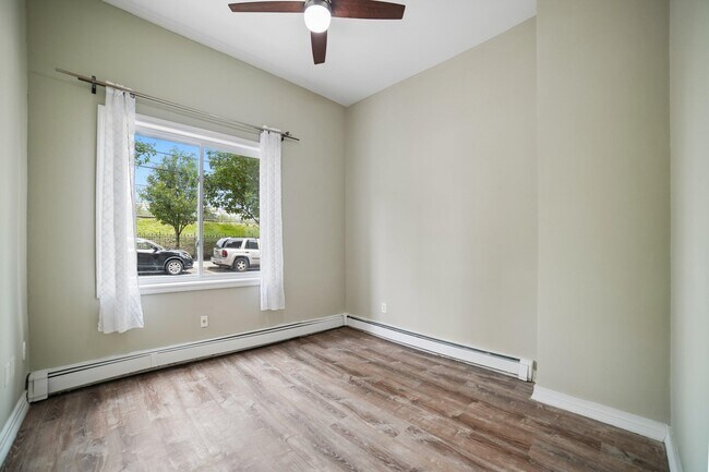 Building Photo - 153 20th St