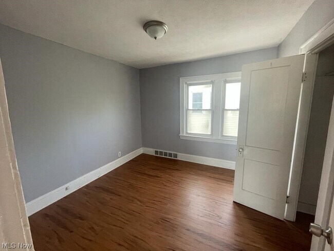 Building Photo - 3790 E 146th St