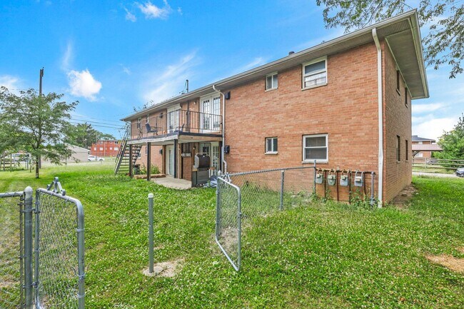 Building Photo - 861 Kingsford Rd